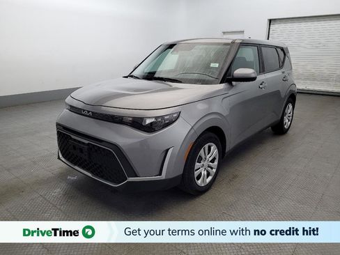 Used 2023 Kia Soul LX image 1