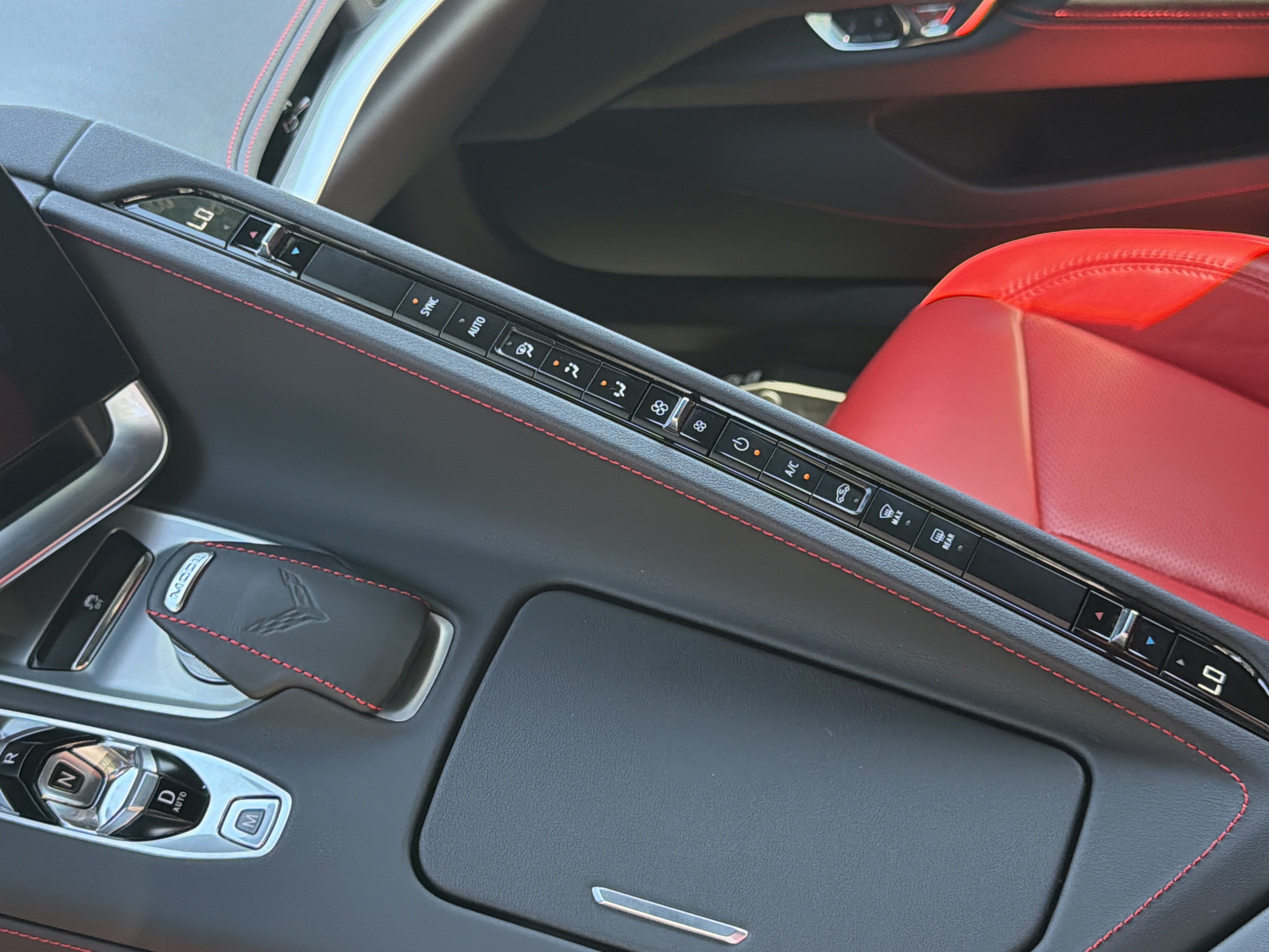 Used 2022 Chevrolet Corvette Stingray Coupe w/ Z51 Performance Package RWD image 32