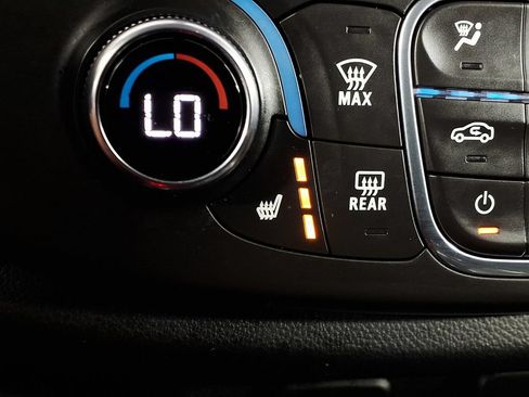 Used 2021 Chevrolet Traverse LT FWD image 16