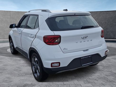 Certified 2025 Hyundai Venue SEL image 8