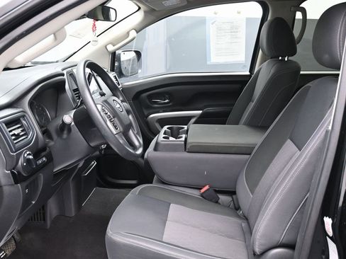 Used 2023 Nissan Titan SV image 14