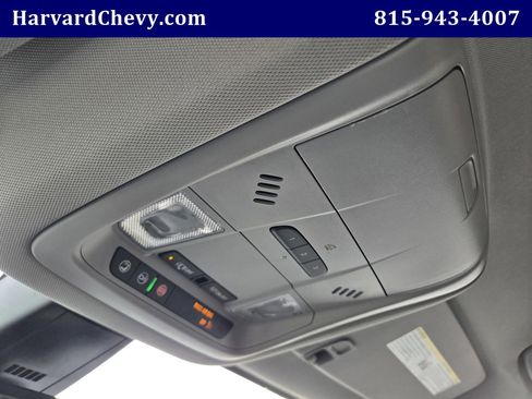 Used 2023 GMC Acadia SLT image 16