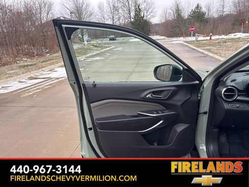 New 2026 Chevrolet Trax ACTIV w/ Sunroof Package image 13