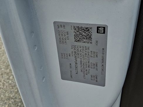 Used 2024 Chevrolet Express 2500 w/ Driver Convenience Package image 30