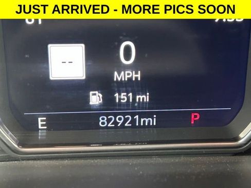 Used 2021 GMC Yukon Denali w/ Denali Premium Package AWD/4WD image 2