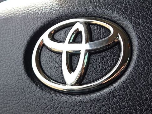 Used 2019 Toyota 4Runner SR5 Premium AWD/4WD image 27