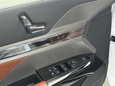 Certified 2025 BMW i7 xDrive60 image 26