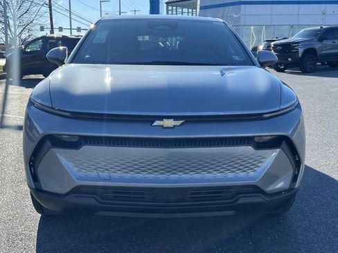 New 2026 Chevrolet Equinox EV LT image 2
