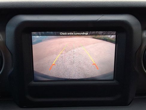 Certified 2019 Jeep Wrangler Sport image 16