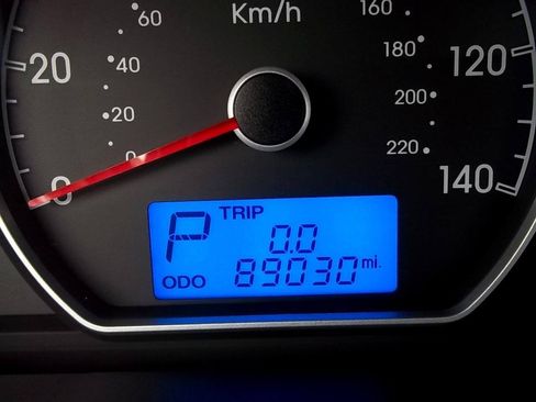 Used 2009 Hyundai Elantra SE FWD image 5