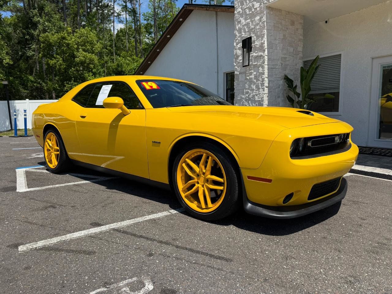 Used 2019 Dodge Challenger R/T RWD image 21