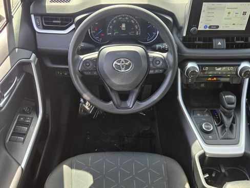 Used 2024 Toyota RAV4 XLE AWD/4WD image 12