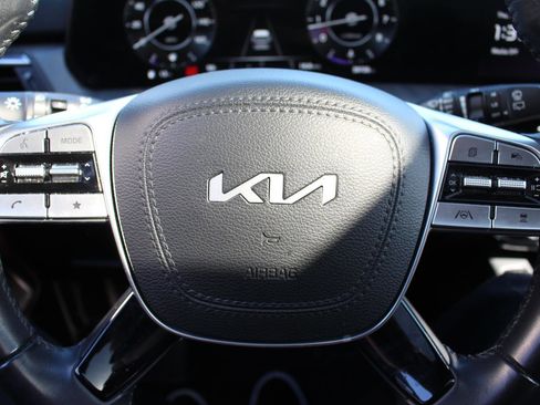 Certified 2023 Kia Telluride SX image 18