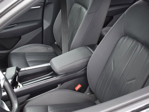 Used 2021 Audi e-tron Premium w/ Convenience Plus Package image 19