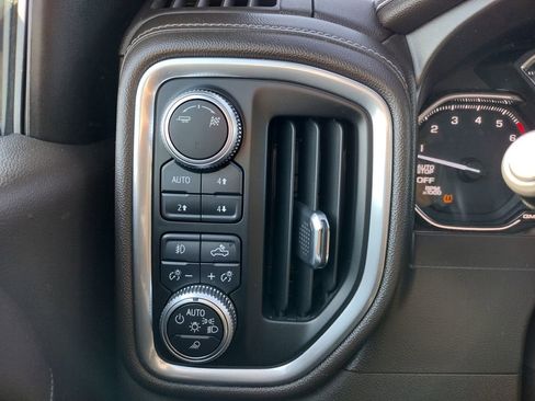 Used 2019 GMC Sierra 1500 SLT w/ SLT Premium Plus Package AWD/4WD image 25
