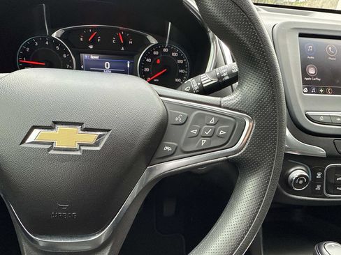 Used 2020 Chevrolet Equinox LT image 16