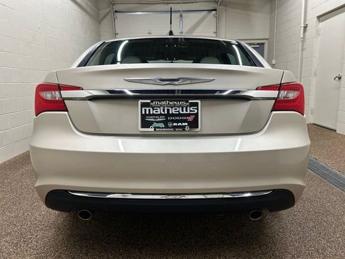 Used 2014 Chrysler 200 Limited FWD image 3