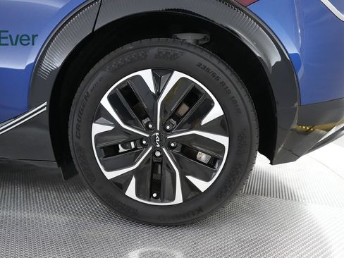 Used 2024 Kia EV6 Wind RWD image 21