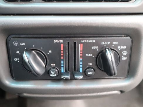 Used 2003 Buick Century Custom image 35