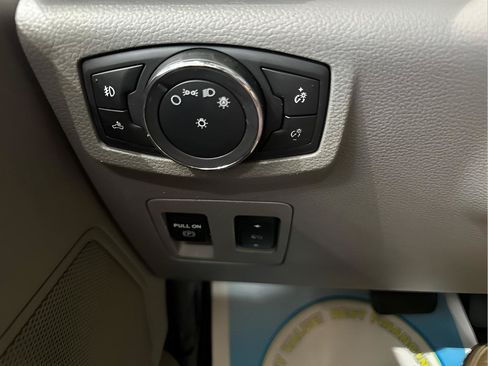 Used 2018 Ford F150 XLT w/ Equipment Group 302A Luxury AWD/4WD image 19