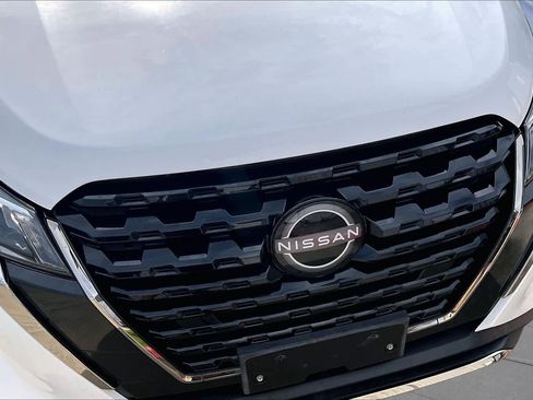 Certified 2023 Nissan Kicks SR w/ SR Premium Package FWD image 28
