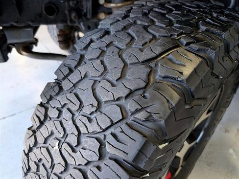 Used 2016 Jeep Wrangler Sport image 16