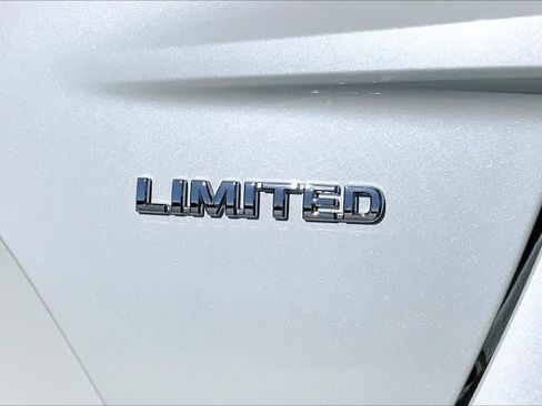 Used 2020 Toyota Prius Prime Limited image 9