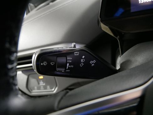 Certified 2024 Volkswagen ID.4 Pro image 31