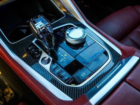 Used 2022 BMW X6 M50i w/ Dynamic Handling Package image 21