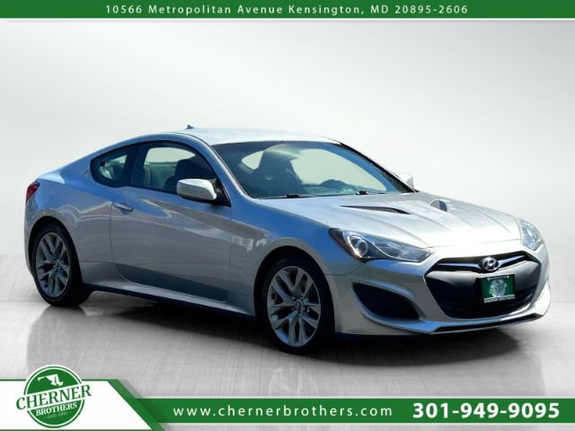 Used 2013 Hyundai Genesis 2.0T RWD image 1