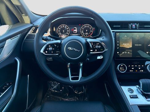 New 2026 Jaguar F-PACE R-Dynamic S image 17