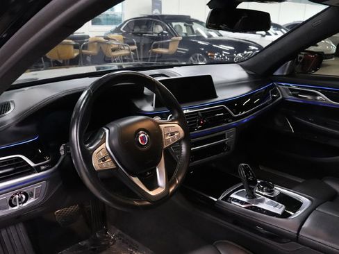 Used 2022 BMW ALPINA B7 xDrive image 12