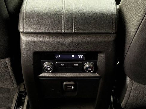 Used 2022 Chevrolet Traverse LT AWD/4WD image 30