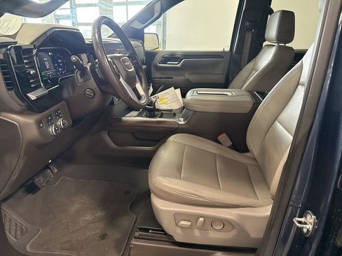 Used 2022 GMC Sierra 1500 SLT w/ SLT Convenience Package AWD/4WD image 12