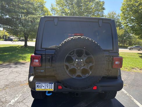 Used 2023 Jeep Wrangler Unlimited Rubicon 4xe AWD/4WD image 7