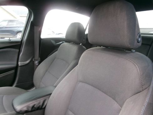 Used 2017 Chevrolet Cruze LT w/ Convenience Package FWD image 10