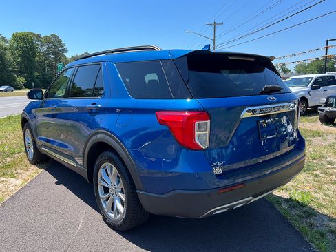 Used 2020 Ford Explorer XLT w/ Equipment Group 202A AWD/4WD image 3