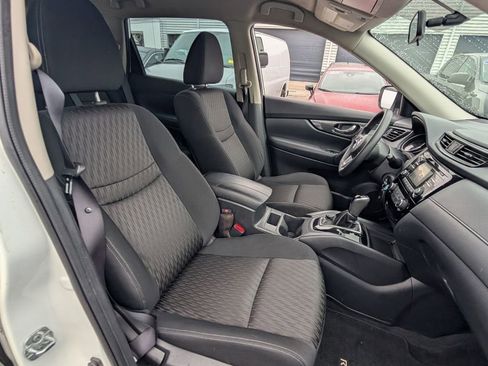 Used 2017 Nissan Rogue S image 16