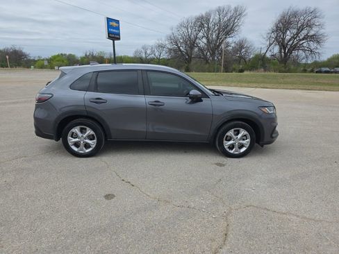 Used 2023 Honda HR-V LX image 2