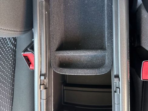 Used 2020 Dodge Journey SE w/ SE Popular Equipment Group image 21