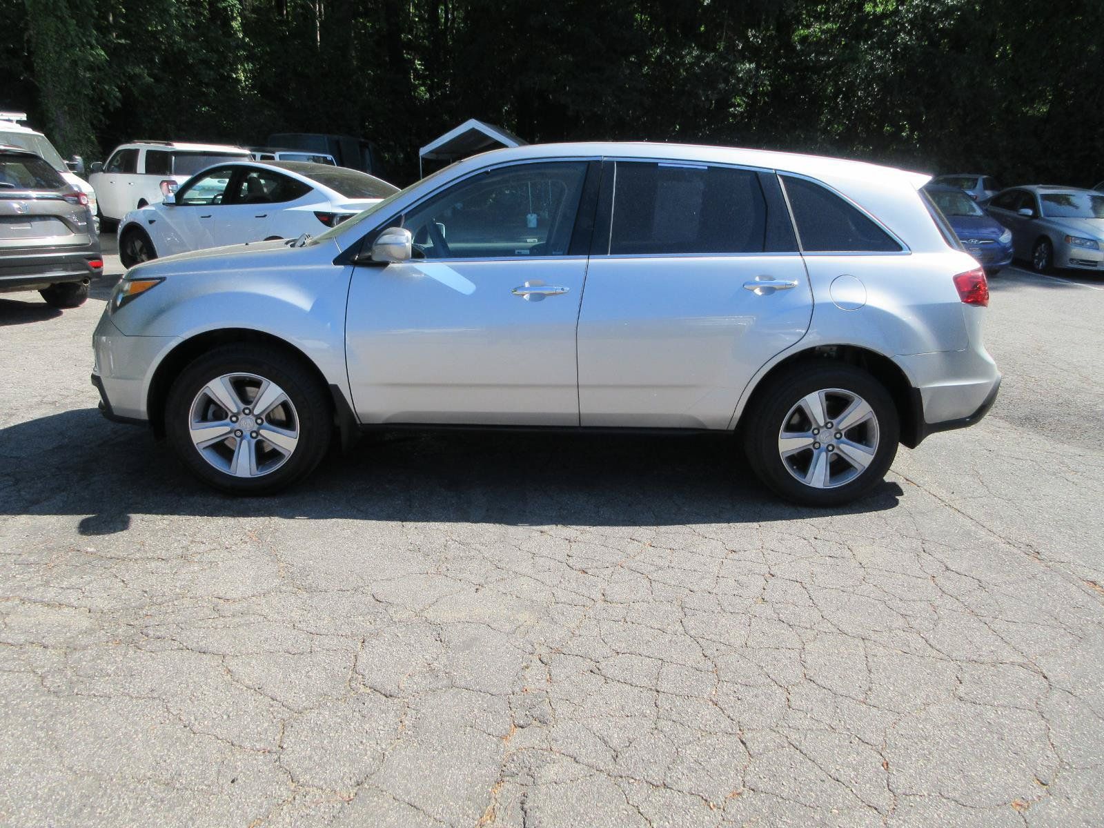 Used 2013 Acura MDX w/ Technology Package AWD/4WD image 2