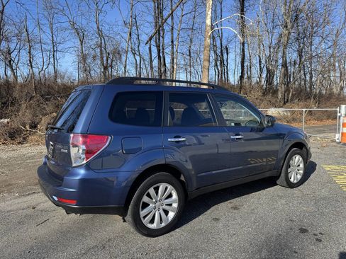 Used 2011 Subaru Forester 2.5X Premium image 3