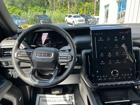New 2026 GMC Yukon XL AT4 w/ LPO, Floor Liner Package AWD/4WD image 10