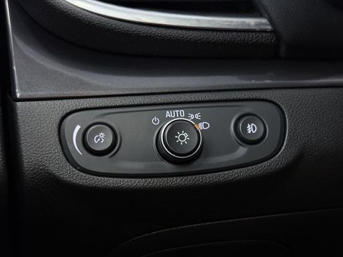 Used 2019 Buick Encore Essence image 50