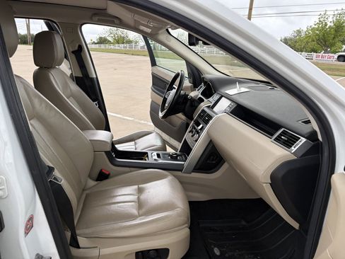 Used 2017 Land Rover Discovery Sport HSE image 11