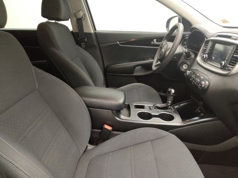 Used 2018 Kia Sorento LX image 21