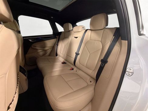 Certified 2026 Porsche Macan AWD/4WD image 26