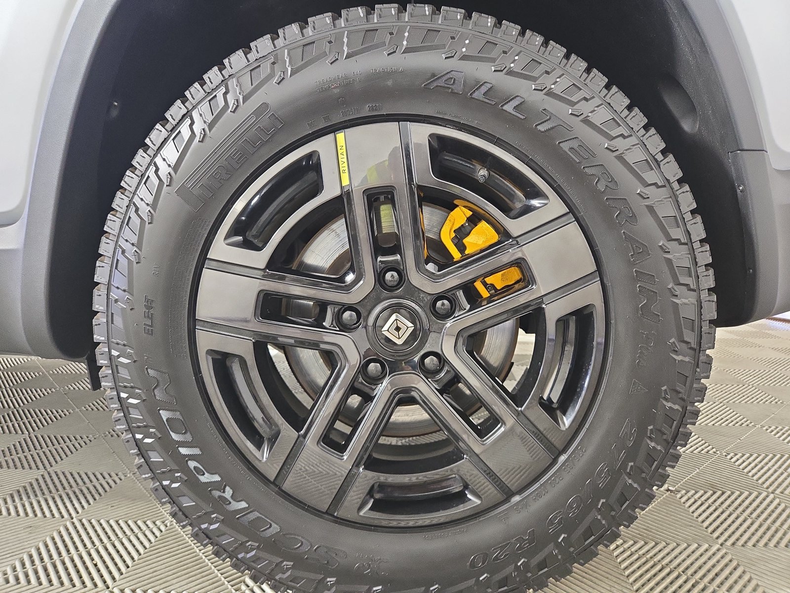 Used 2022 Rivian R1S Launch Edition Quad AWD/4WD image 10