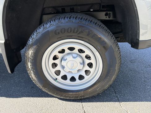 Used 2025 Chevrolet Colorado W/T image 19