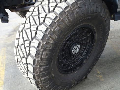 Used 2018 Jeep Wrangler Unlimited Sahara image 41